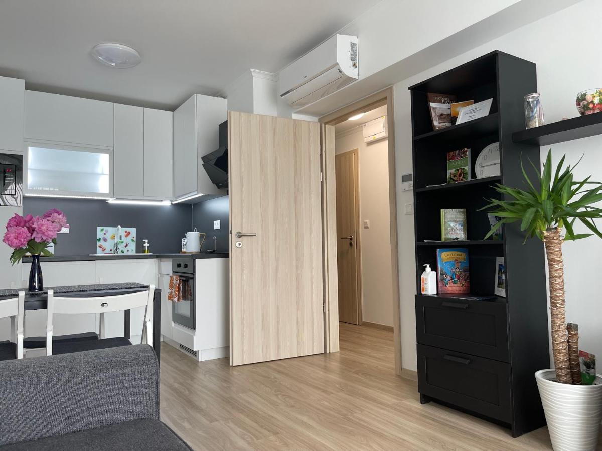 Vizparti Apartman Siófok Eksteriør billede